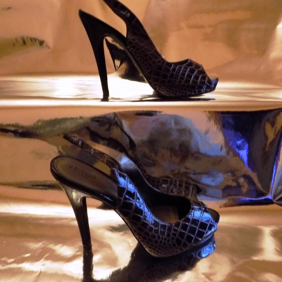 Victor by Victor Alfaro Snakeskin Heels. - Picture 3 of 6